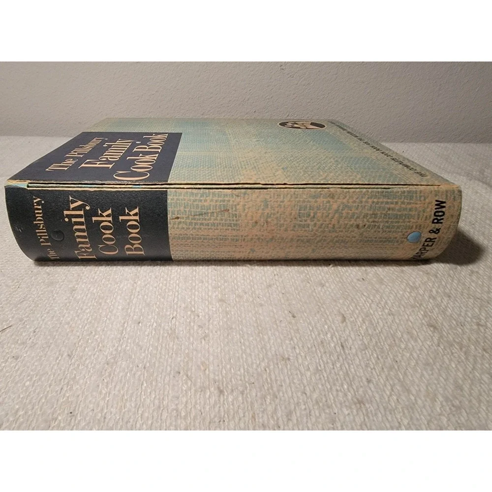 The‎ Pillsbury Family Cook Book Vintage Americana 1963 Hardcover 5 Ring Binder